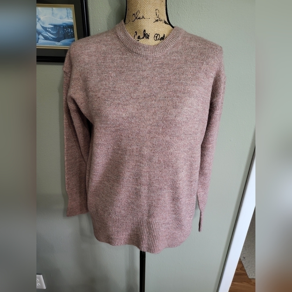 Black Tape Heathered Pink Pullover Crew Neck Sweater